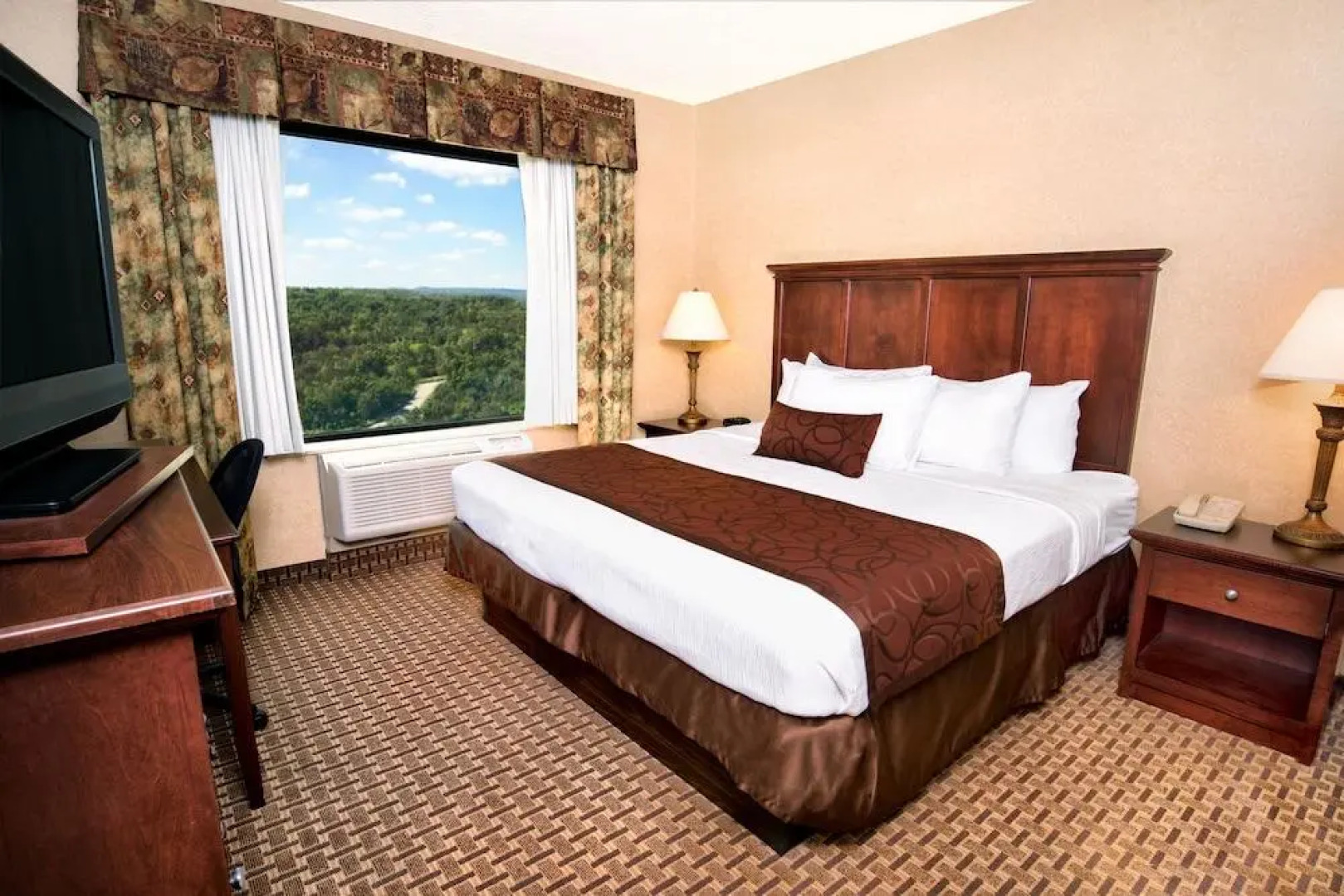 Grand Plaza Hotel, Trademark Collection by Wyndham