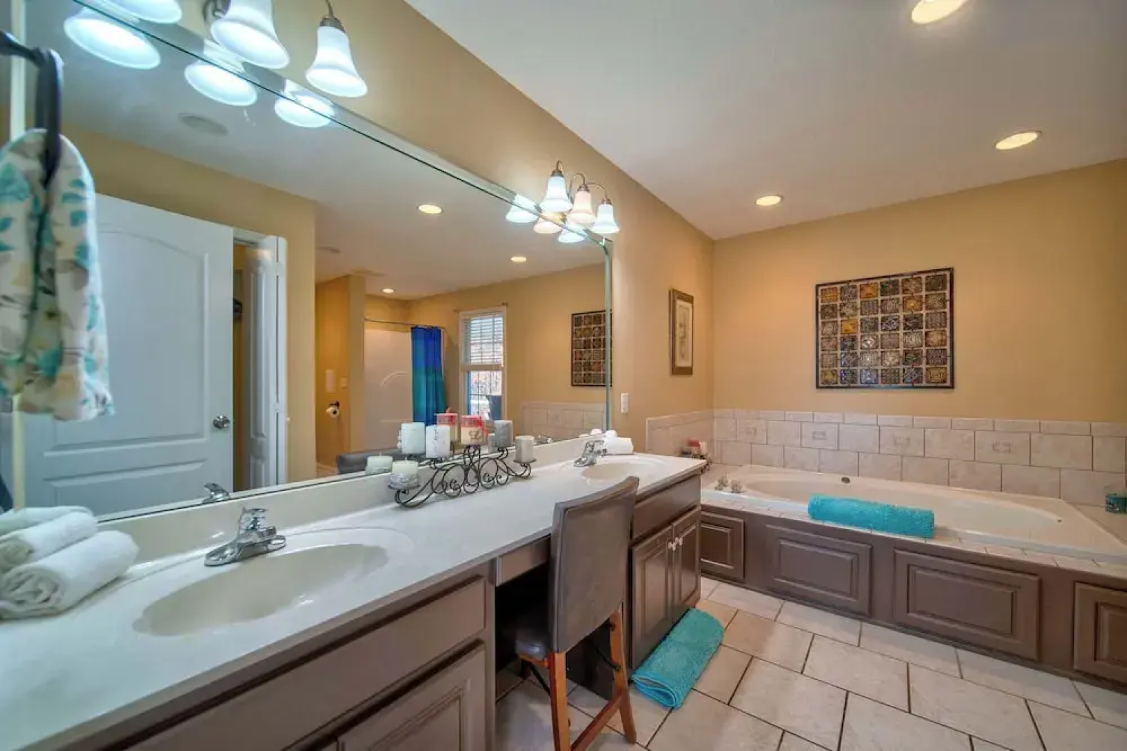 Sunset View 3 BDR Close to Downtown!