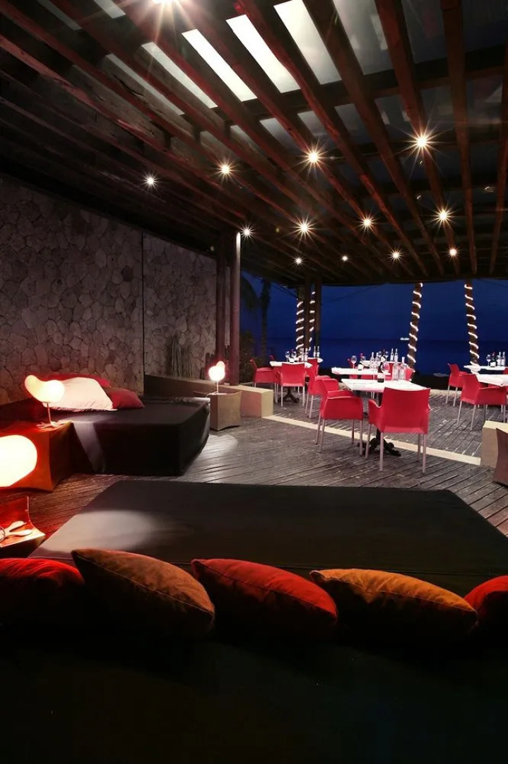 Mosquito Beach Hotel