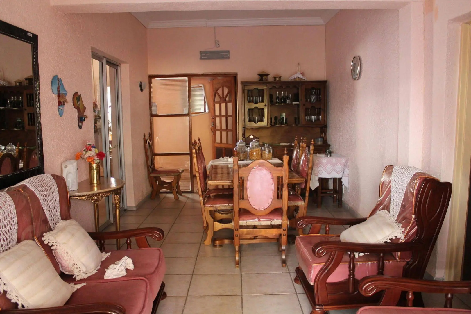 Mohlongwafatshe Guest House