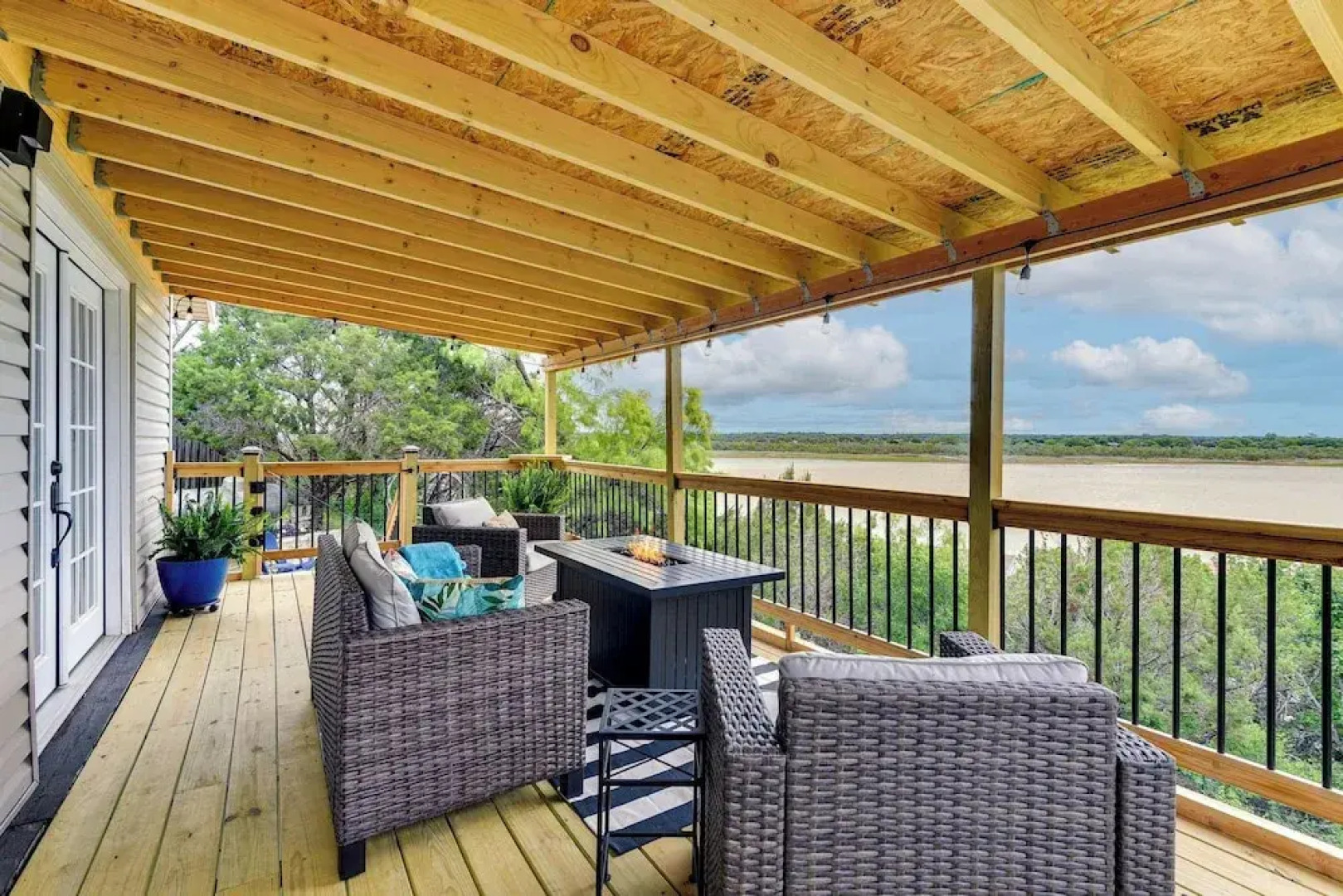 Waterfront Escape on Lake Granbury: Deck & Patio!