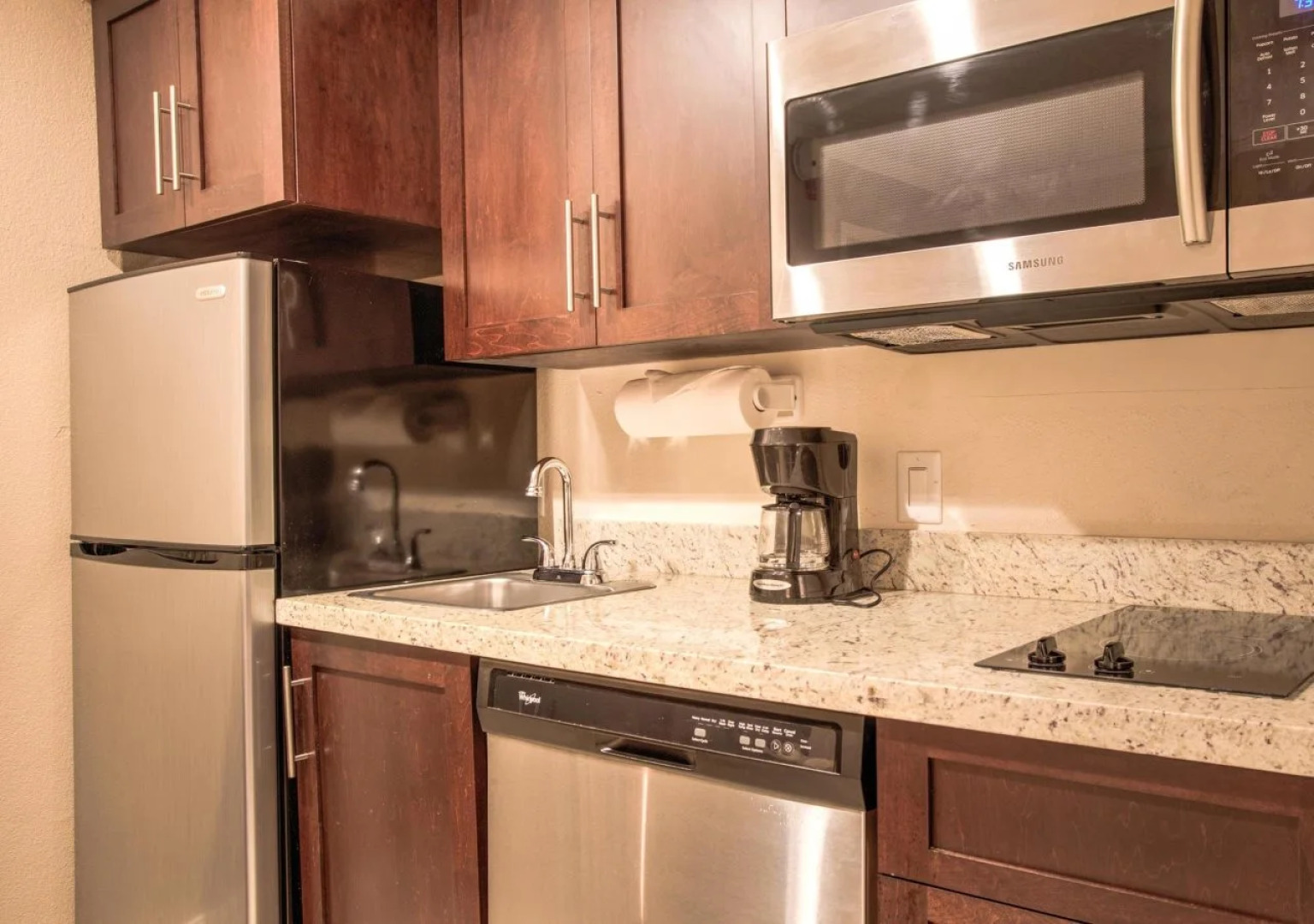 The Palms Hotel & Villas