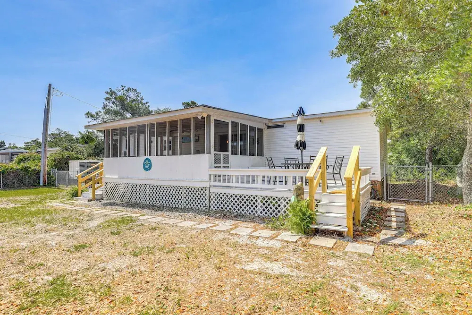 2 Blocks to Crystal Coast: Family-friendly Retreat