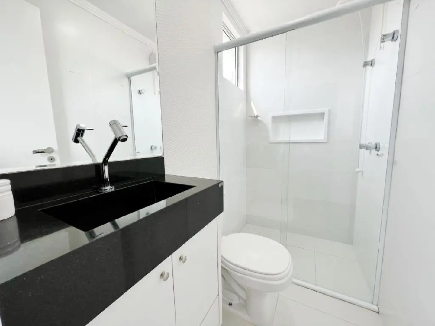 Excelente apartamento 2 suítes em Porto Belo