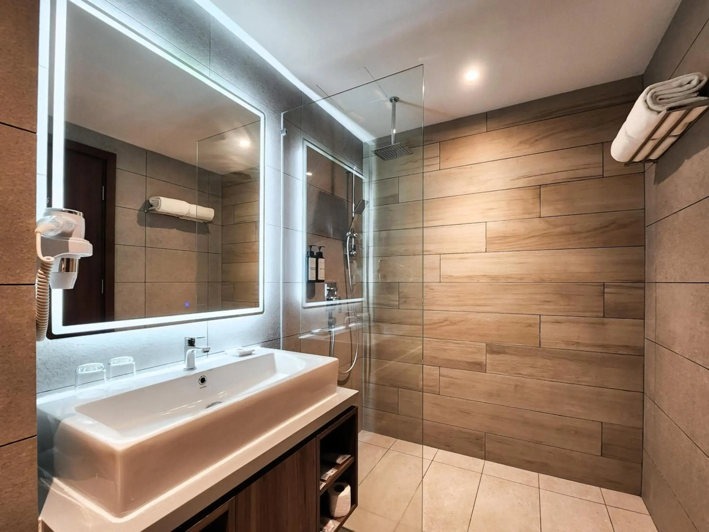 FOX Hotel Glenmarie Shah Alam
