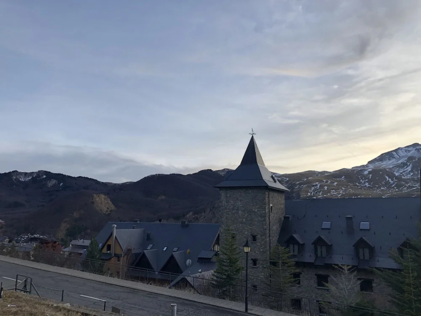 Fincas Carmelo Royo Avenida Pirineos