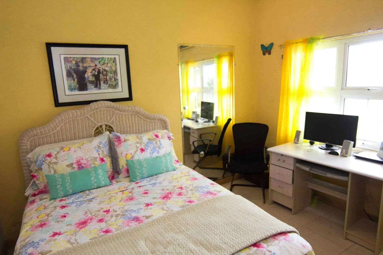 La Casa de Joy Airport Apartments