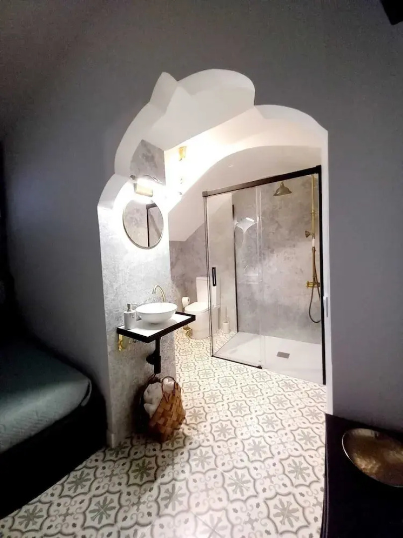 Aposentos La Condesa by La Condesa Carmen