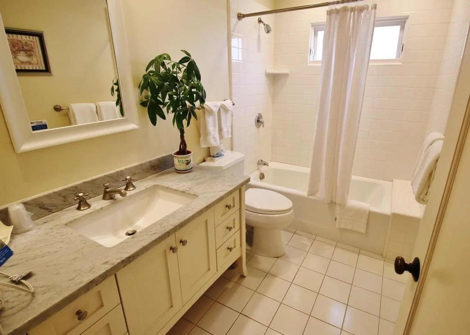 Carmel Green Lantern Inn