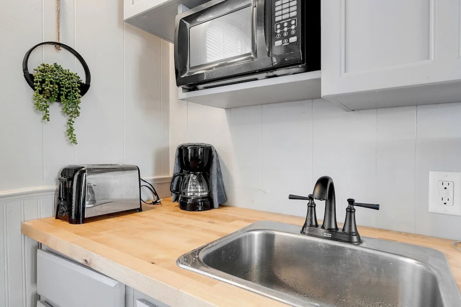 Sandcastle Inn & Motel