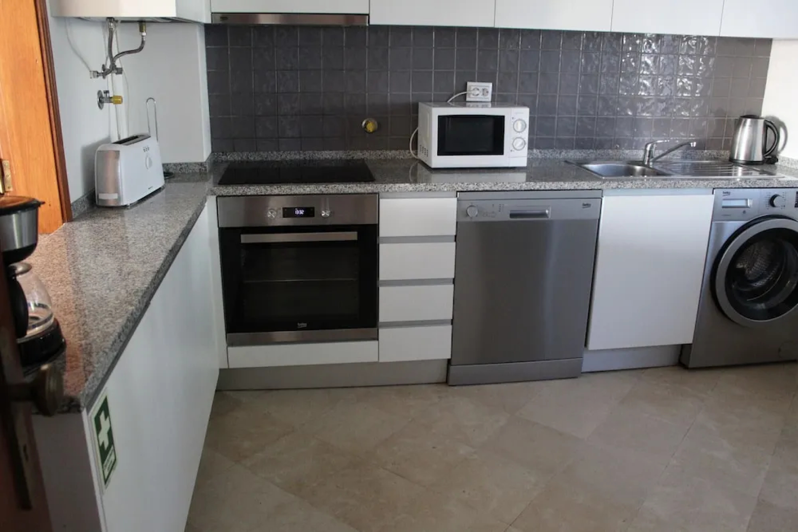 Luxury Villa Gaivota with 2 Balconies
