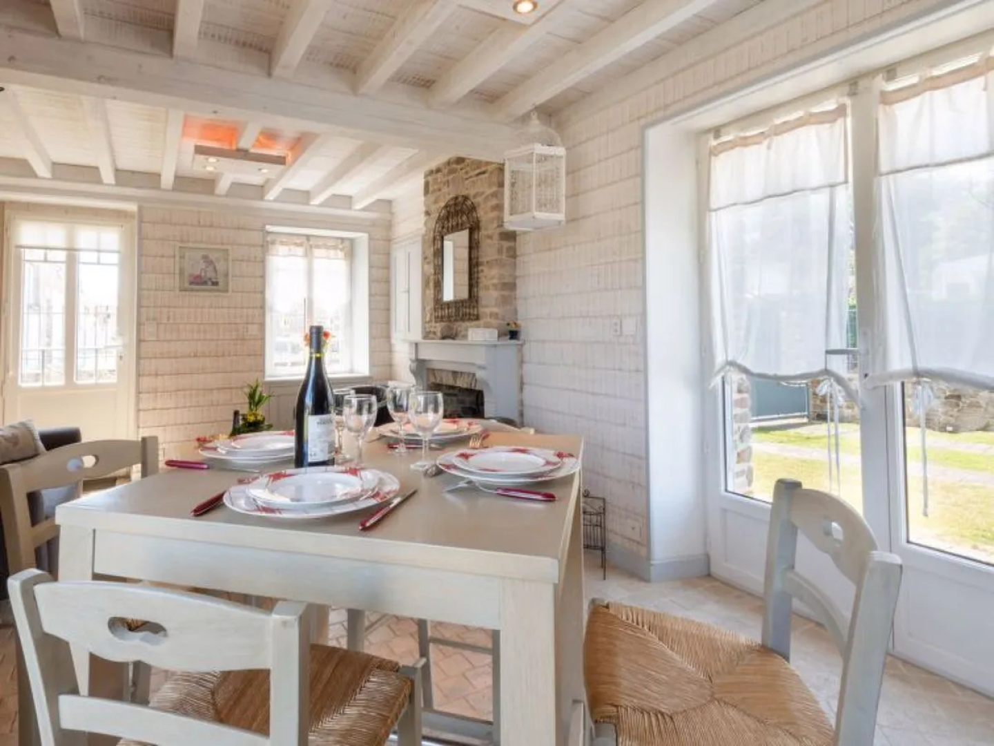 Holiday Home Zoé (CEZ407)