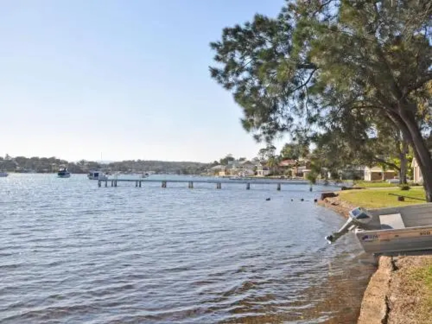 The Studio on the Lake @ Fishing Point, Lake Macquarie - honestly put the line in and catch fish