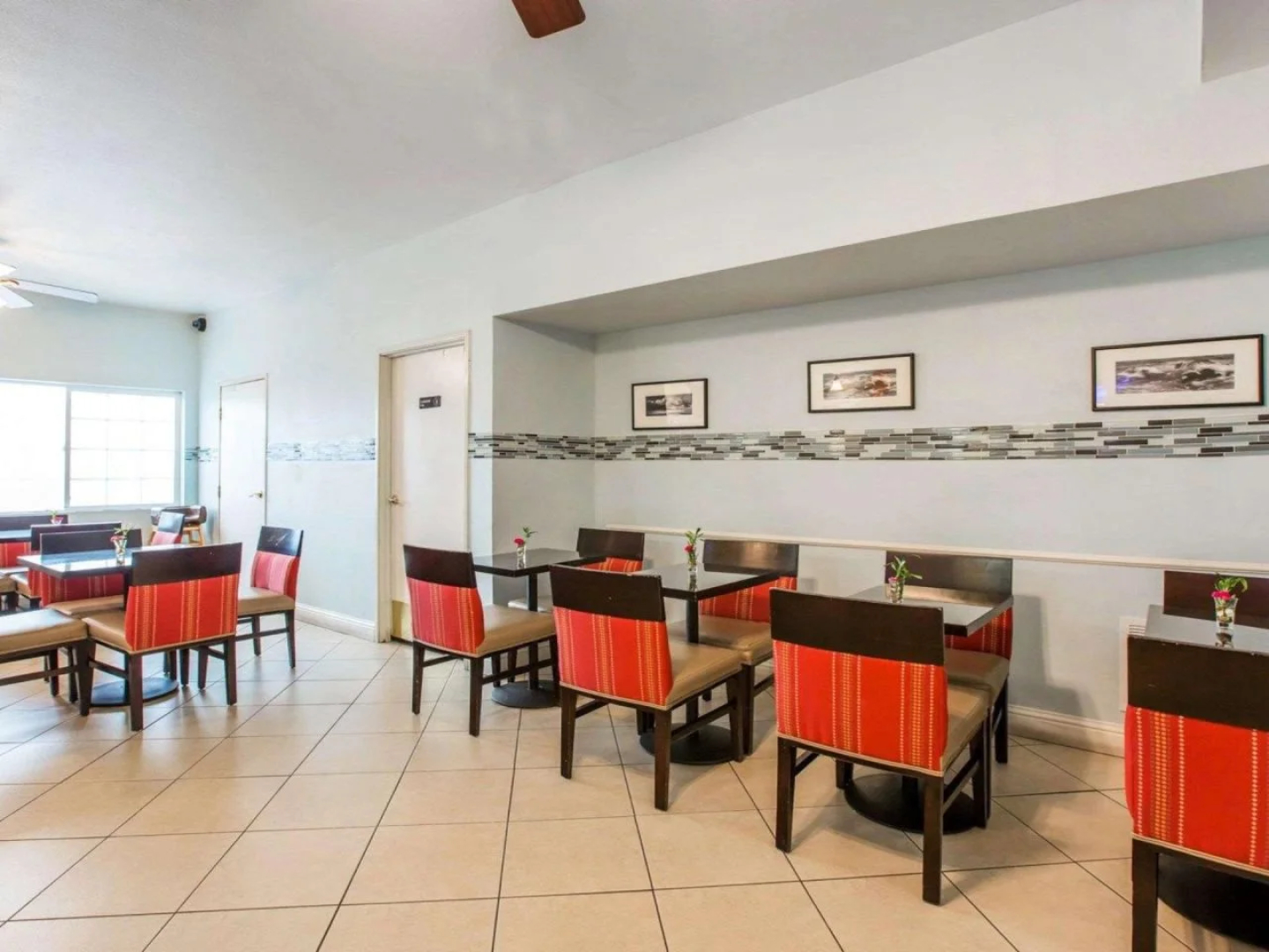 Comfort Suites