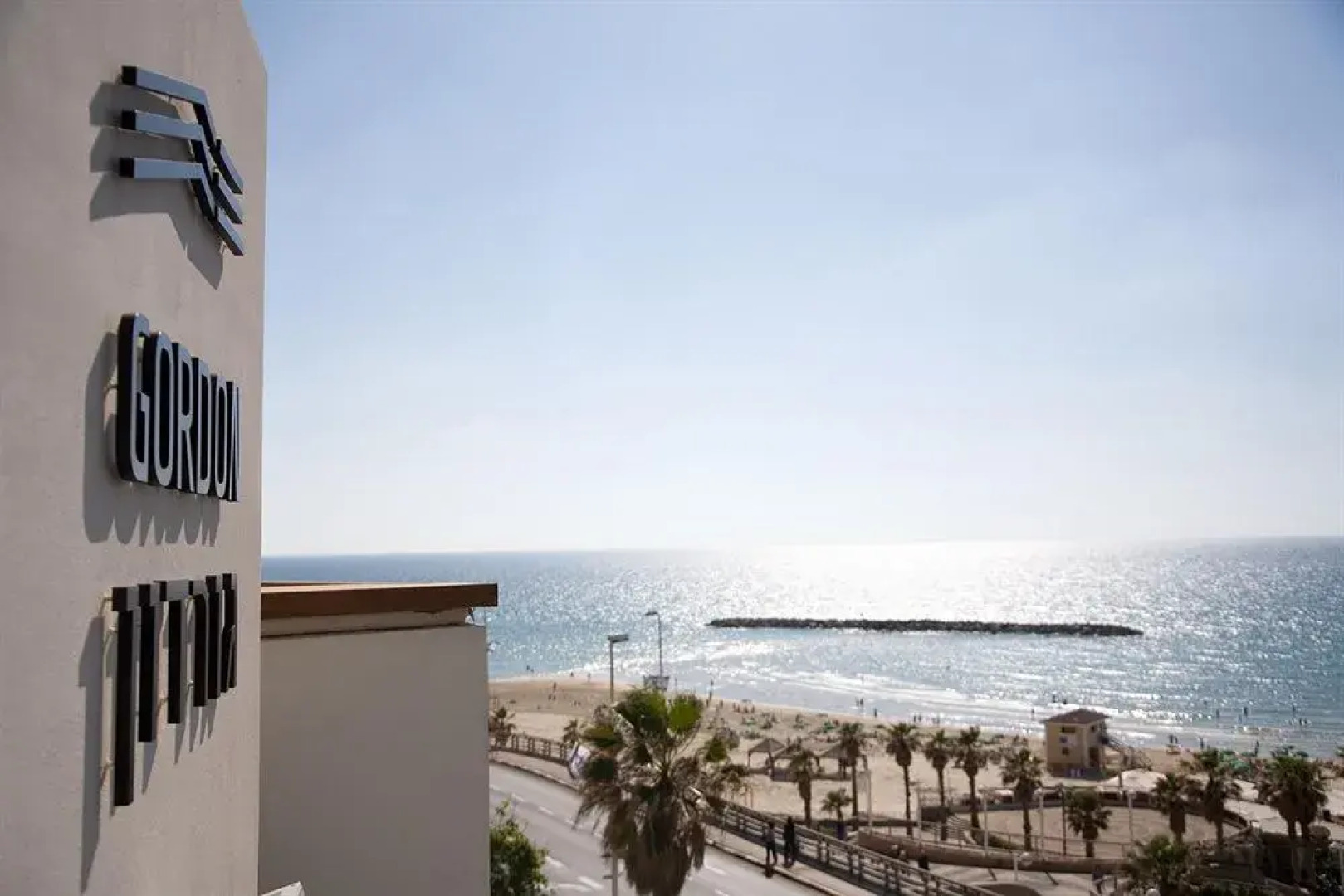 Gordon Hotel & Lounge