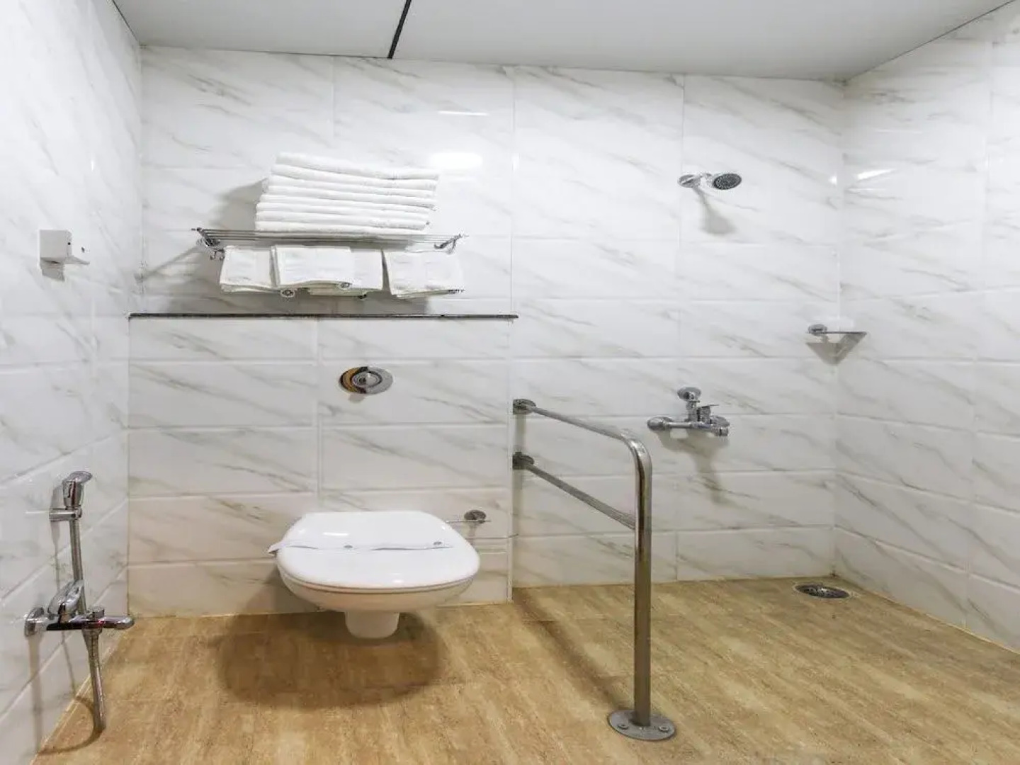 Hotel Saravana Bhavan by OYO Rooms