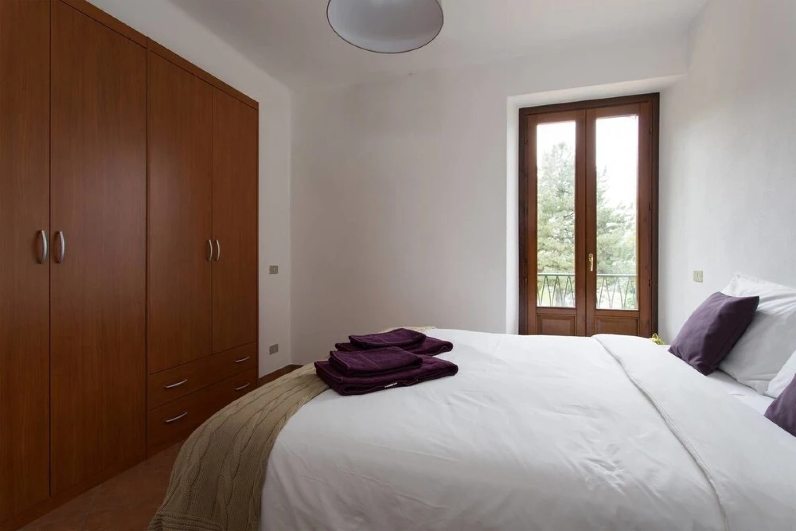 Stresa Apartment With Private Access to Beach