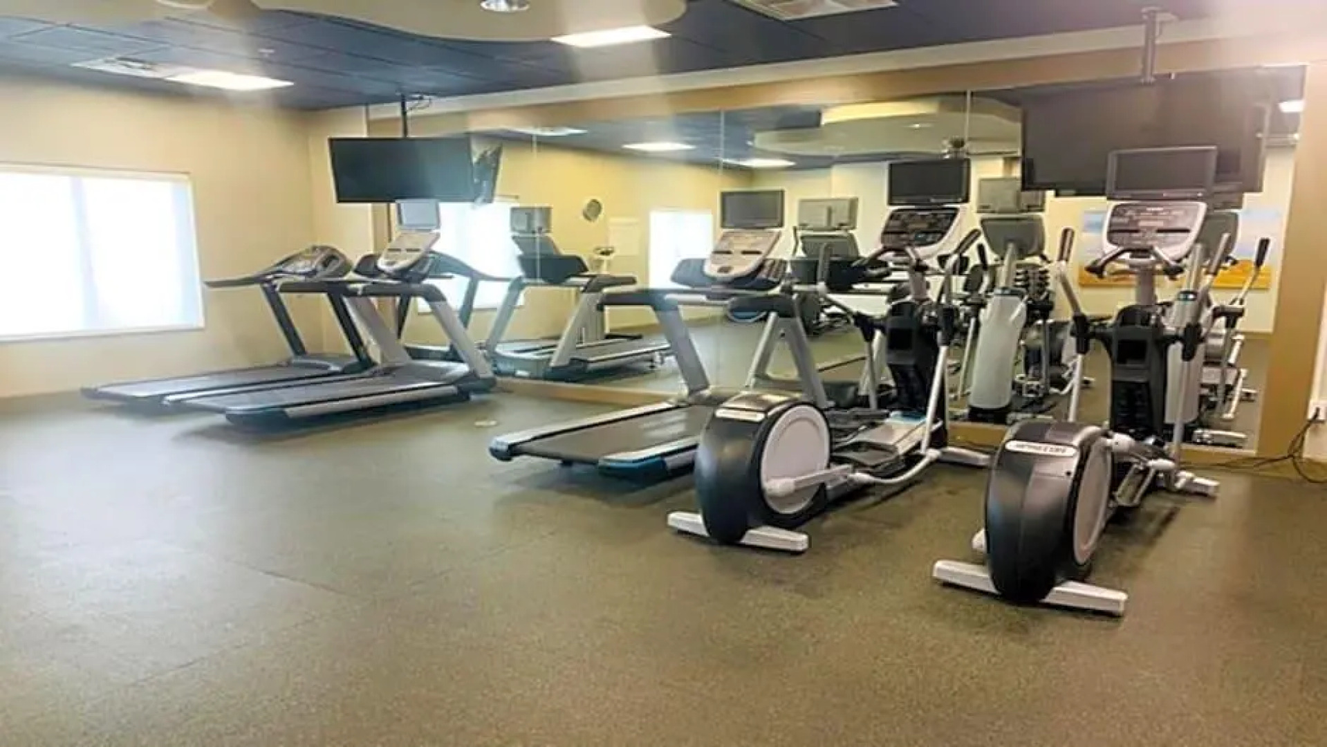 Holiday Inn Express & Suites Perry-National Fairground Area