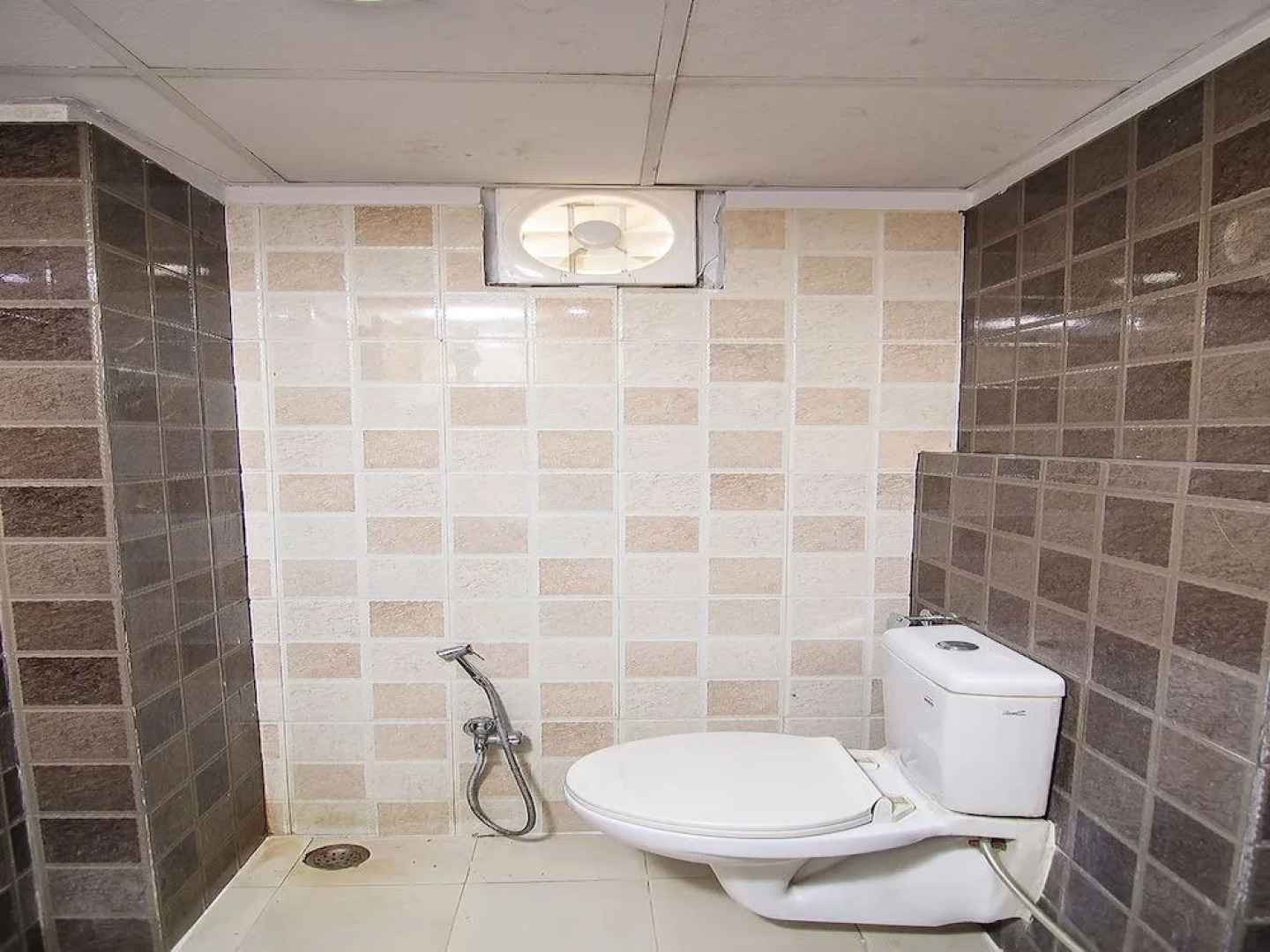 OYO 2032 Hotel Exotica