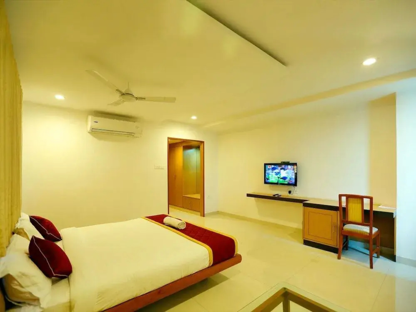 Sybaritic Suites Gachibowli