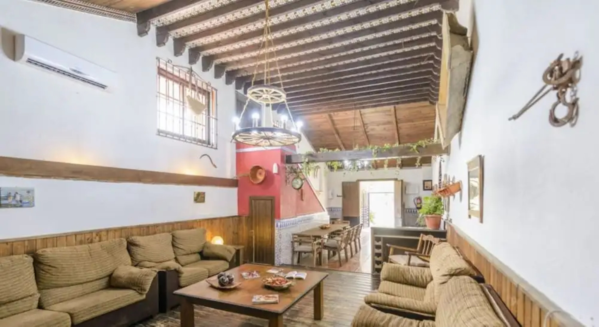 Cadiz 100810 4 Bedroom Holiday home By Mo Rentals