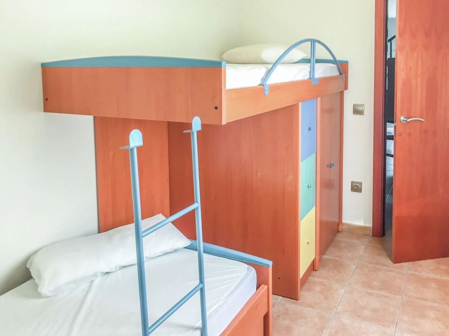 Pretty Holiday Home in Sant Pere Pescador With Swimming Pool