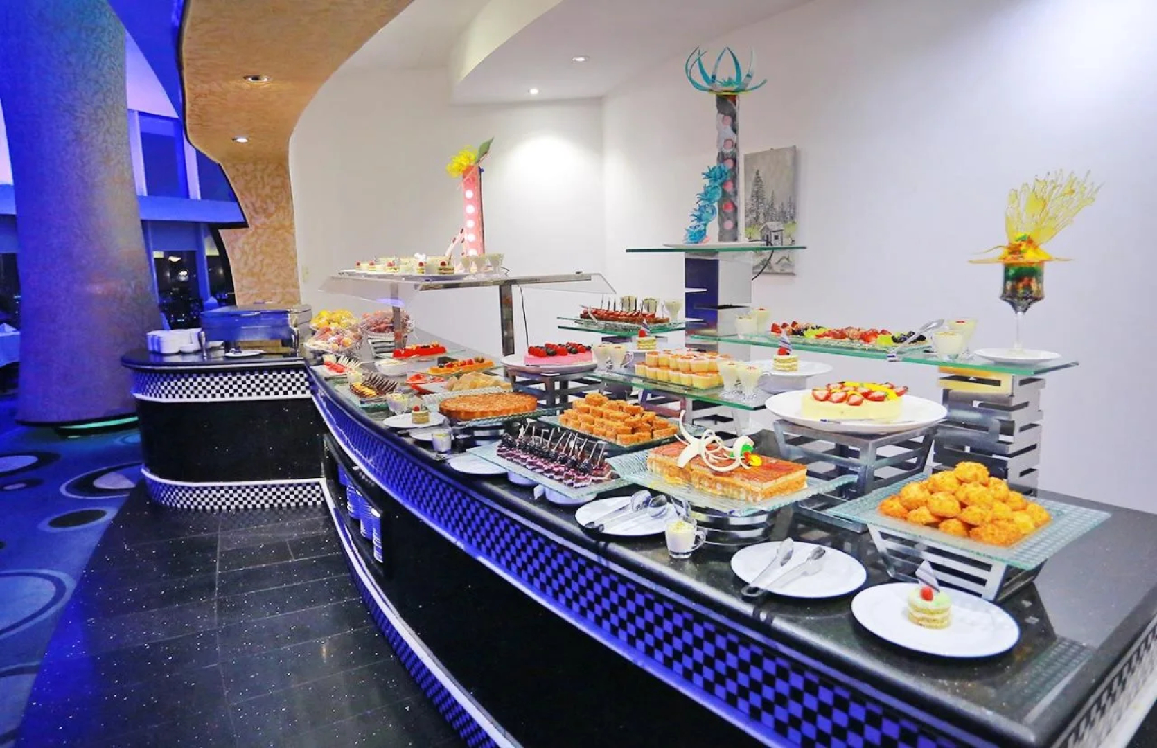 Awaliv Hotel
