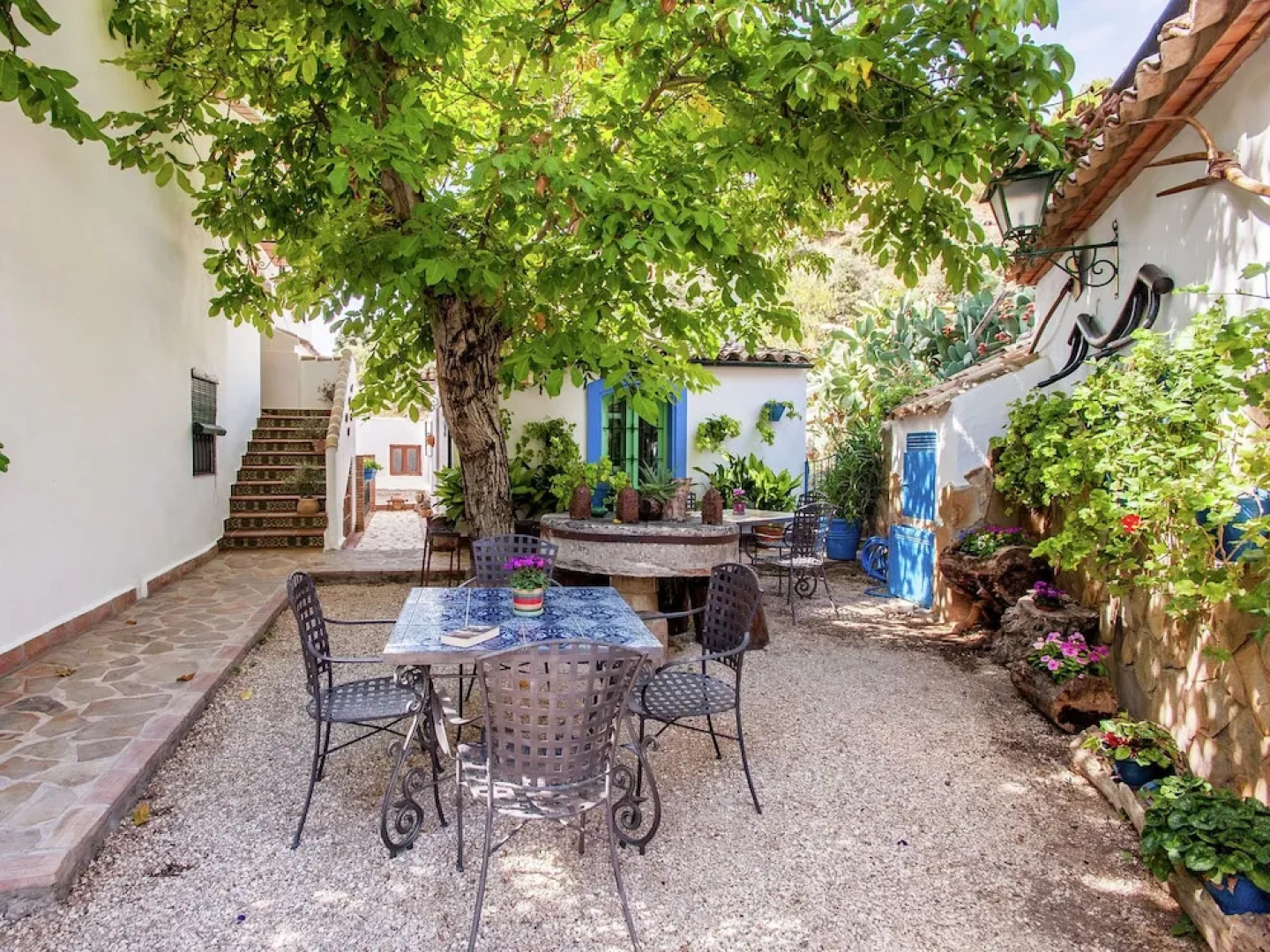 Rural Apartment With Pool And Jacuzzi In An Old Andalusian Country Hous