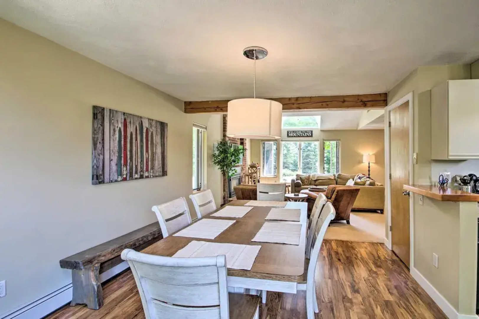 Bartlett Condo w/ Mtn-view Deck < 1 Mi to Skiing!