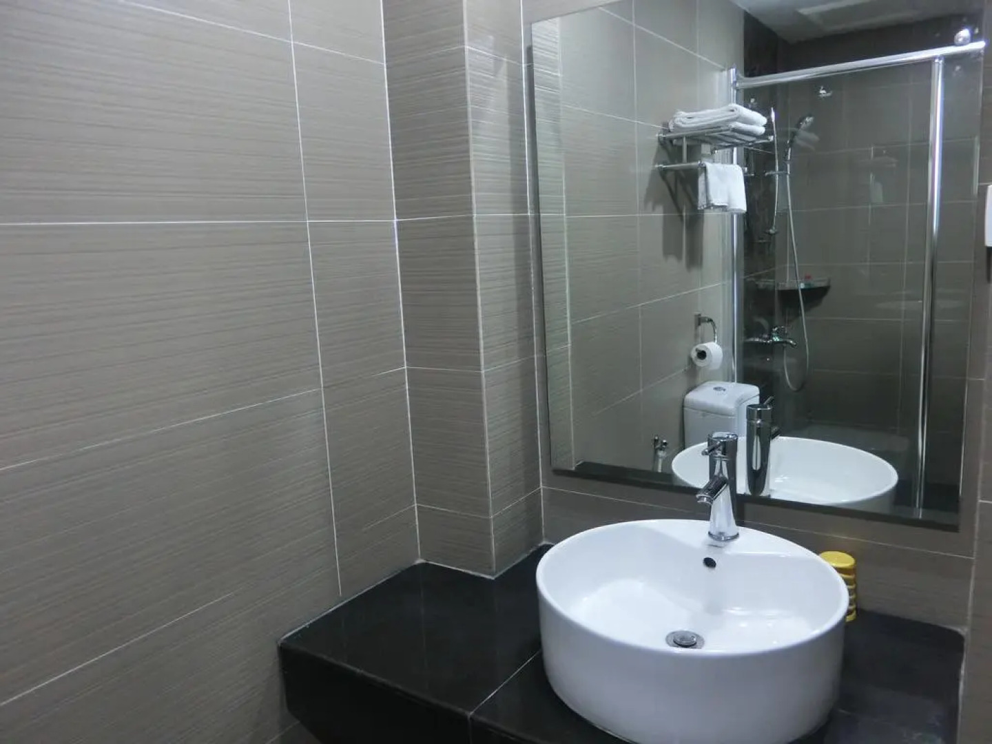 OYO 43987 Season Inn