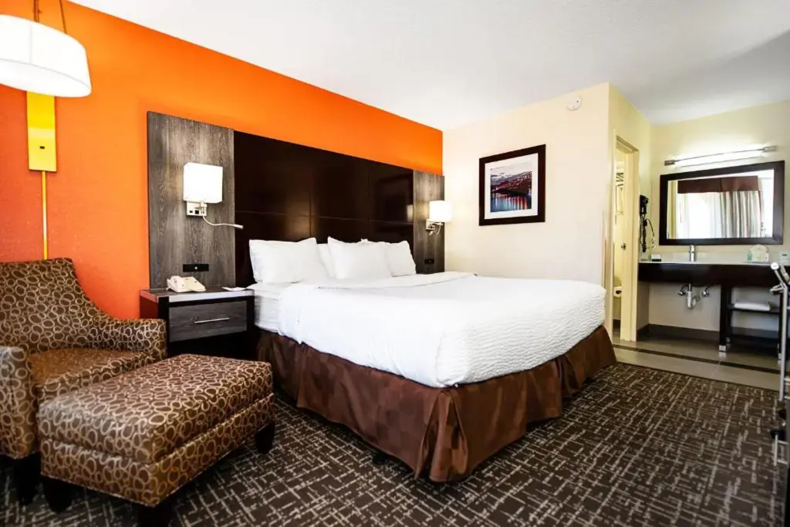 Rodeway Inn & Suites