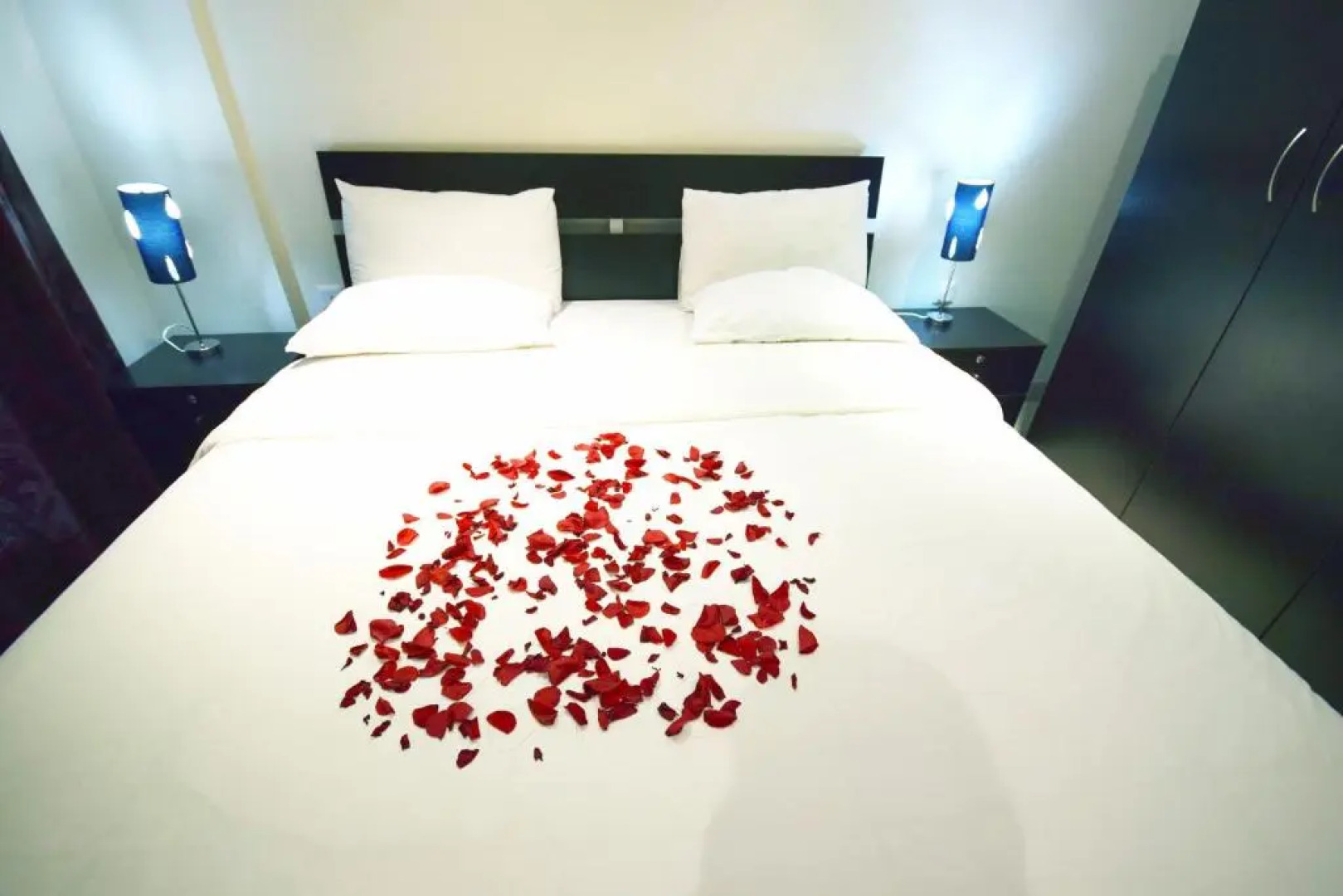 Leaders Plaza Apartments