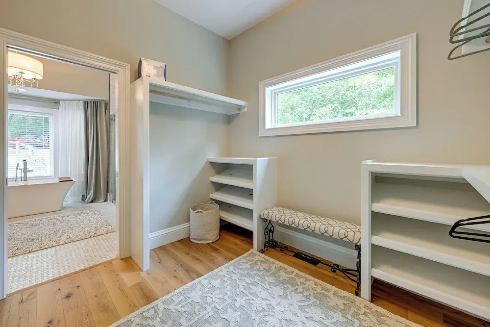 6 Mi to Dtwn Cashiers: Spacious Home w/ Deck