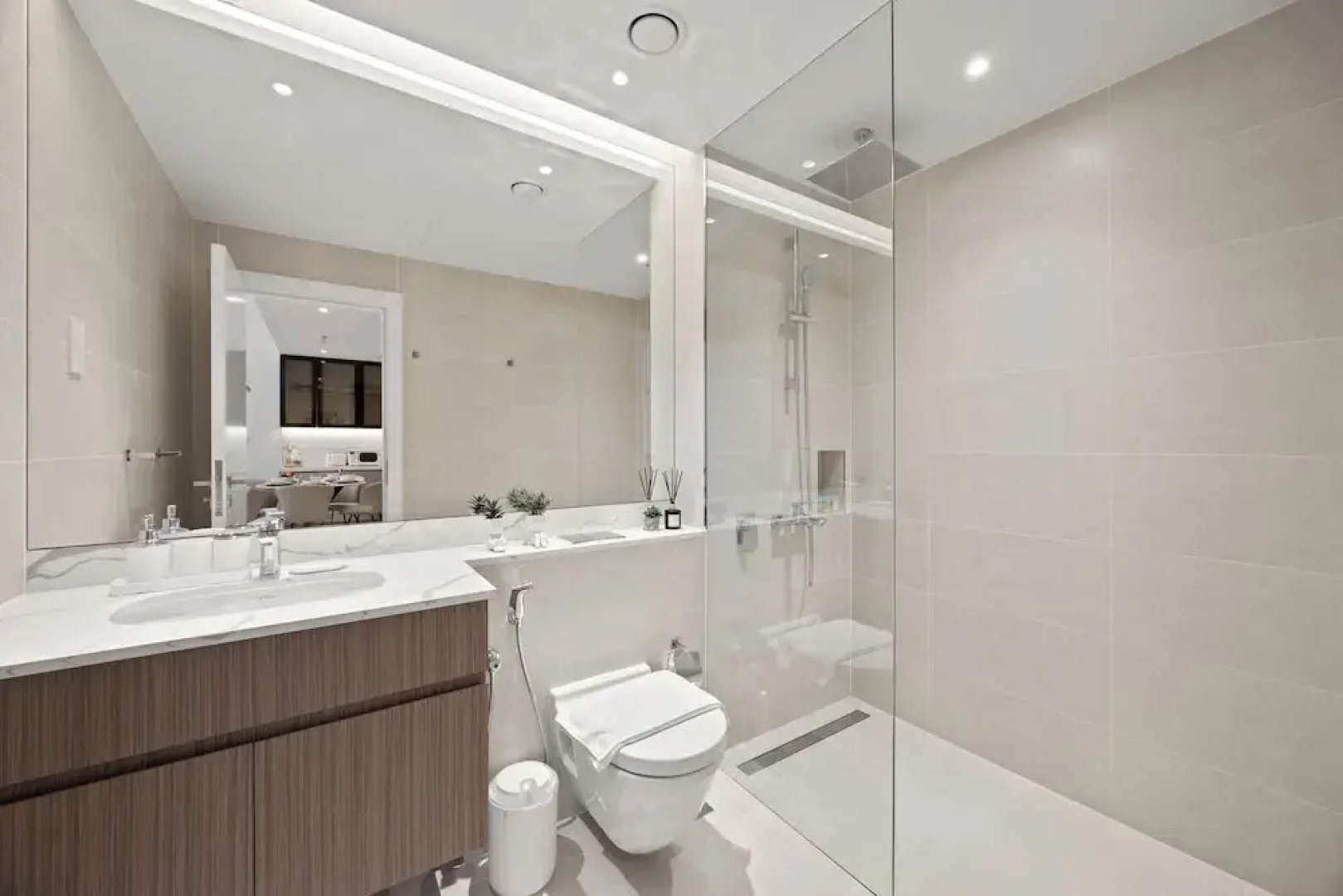 Portside Bliss La Mer 1 BR with Sea View