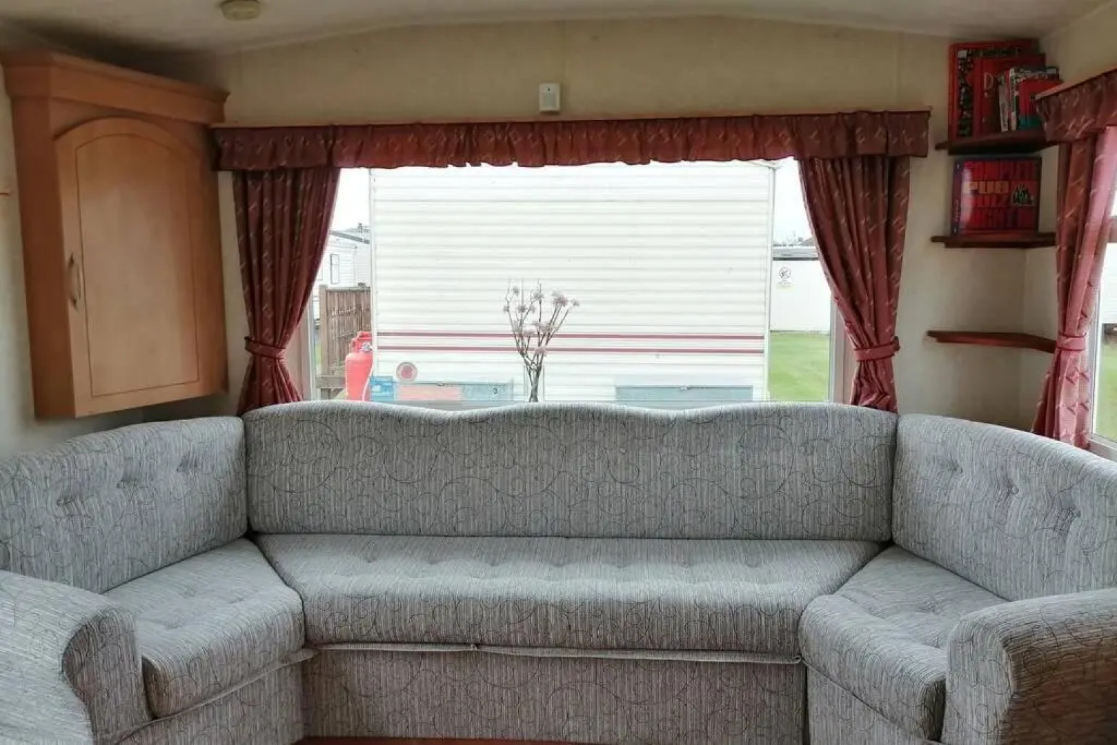 Beachside, Family-friendly, WiFi, 8 berth Caravan 133