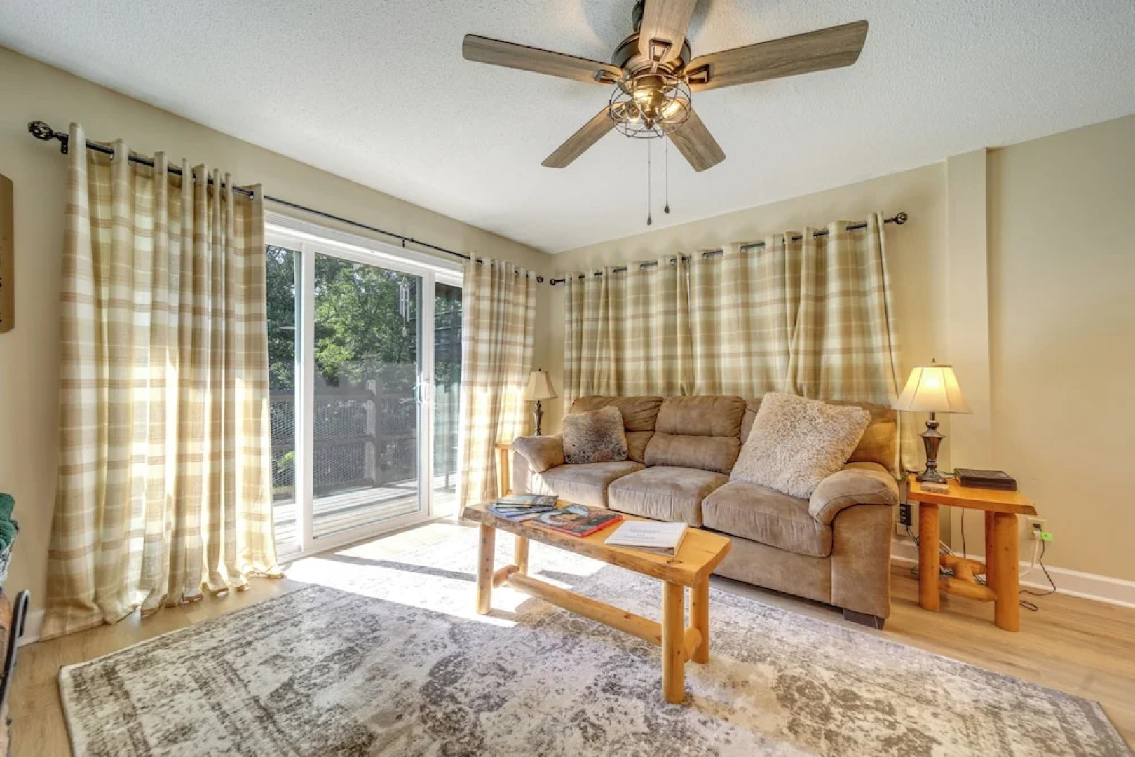 Cozy Sevierville Condo: Balcony, Pool Access