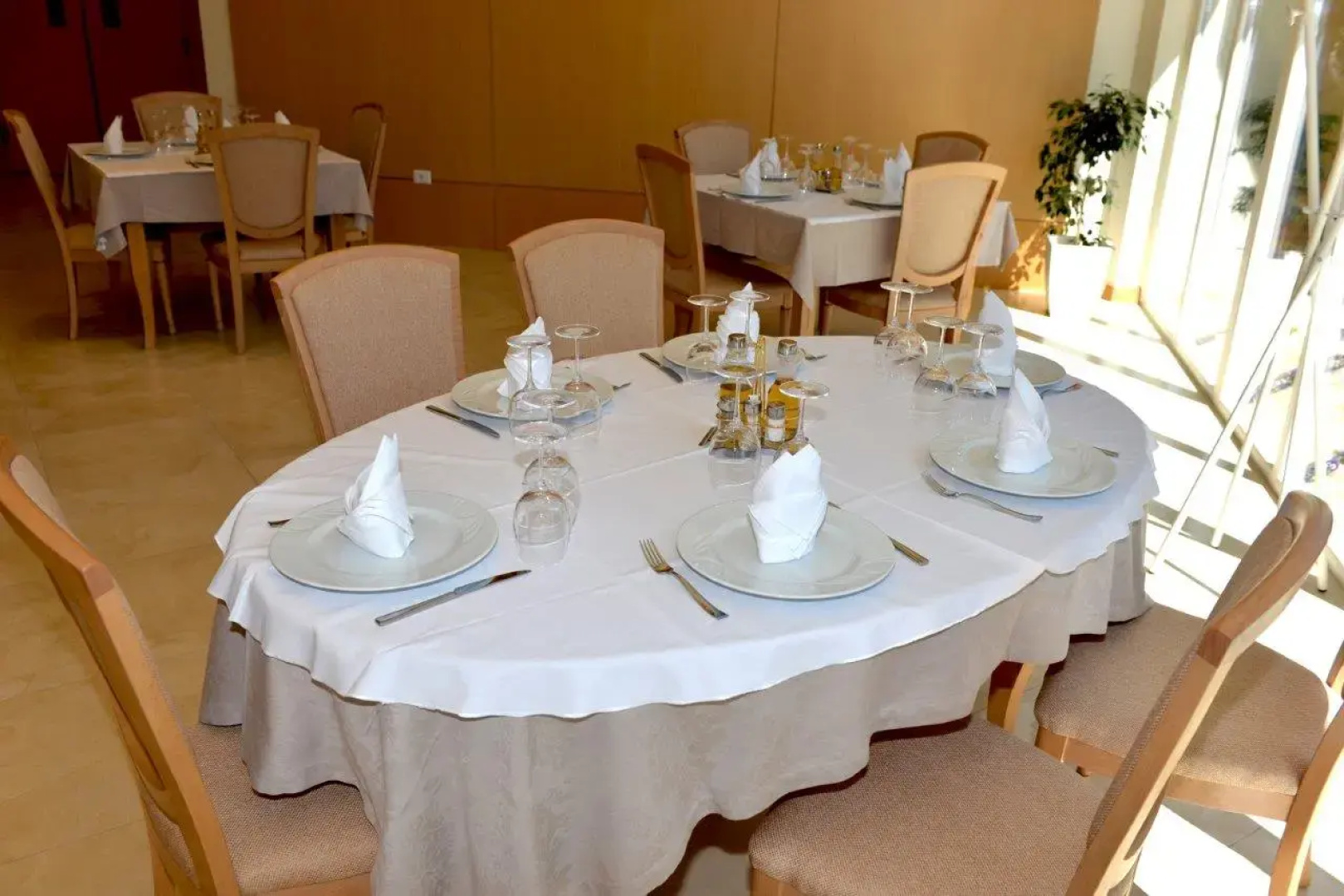 Grand White City Hotel