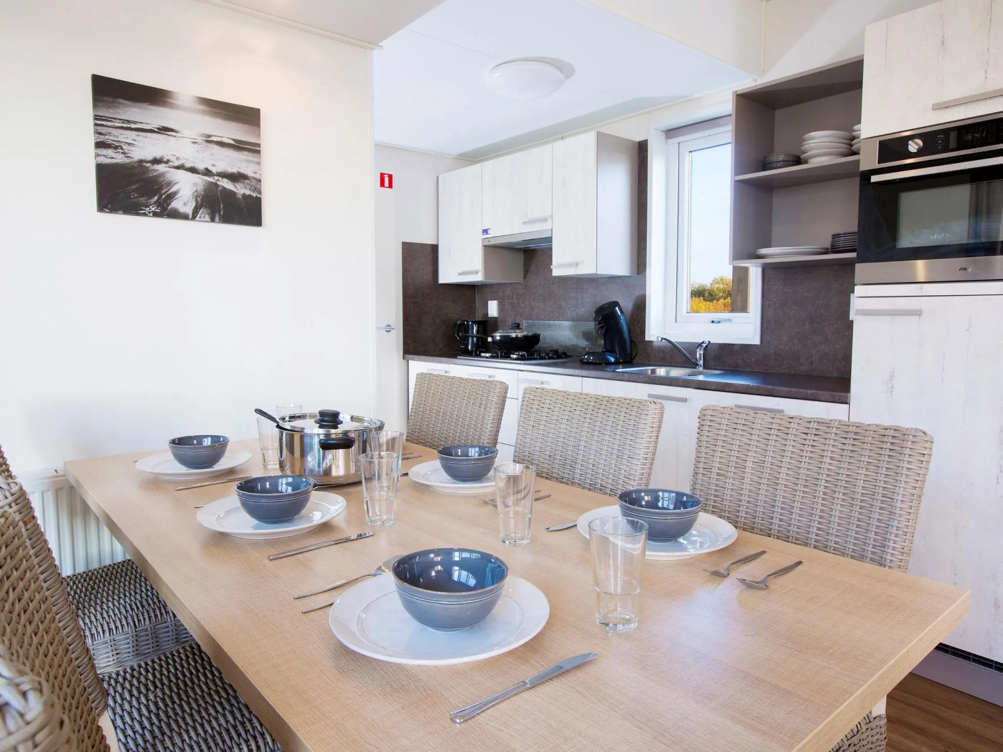 Modern Lodge With two Bathrooms, Near the Beach