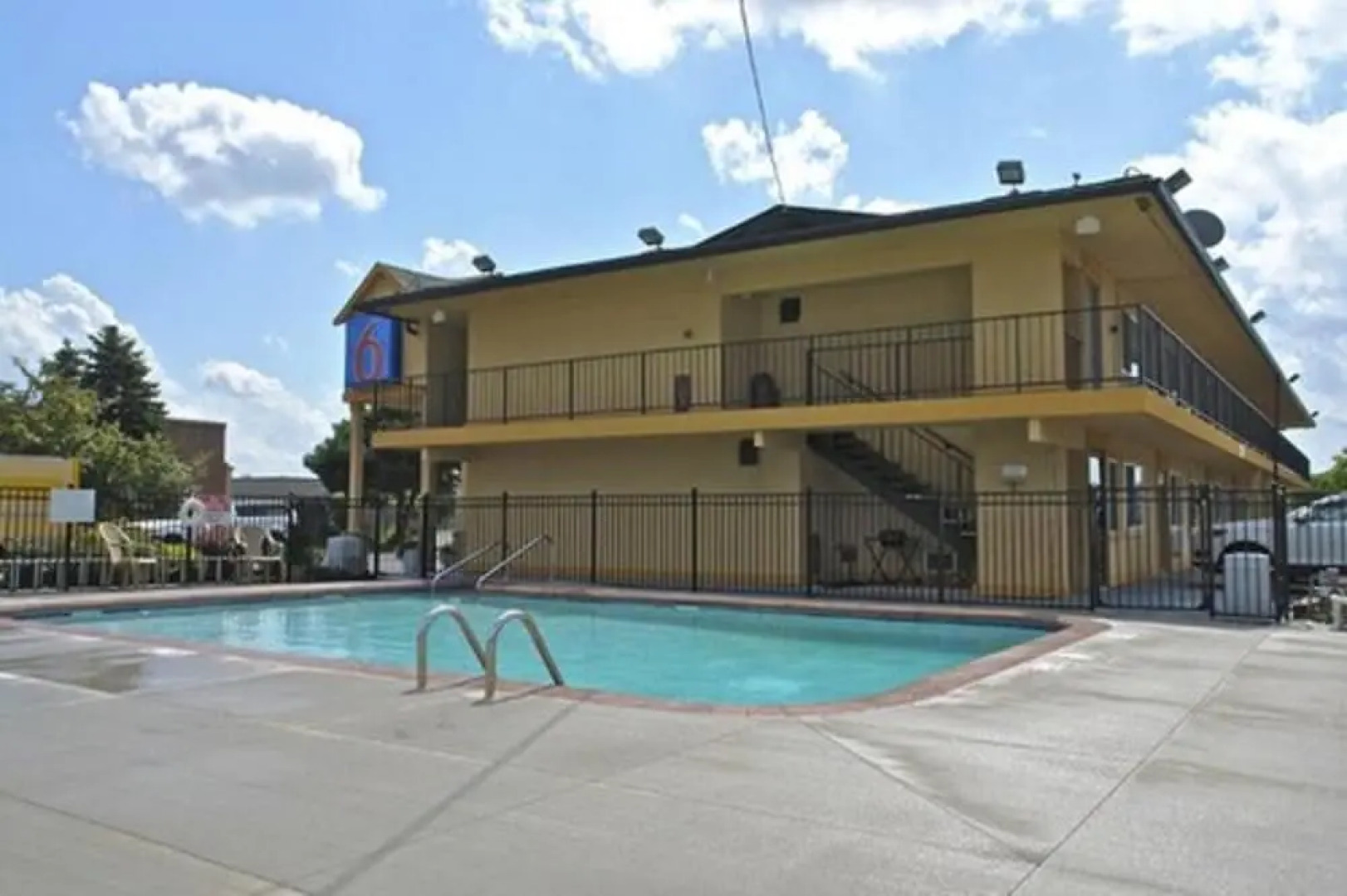 Travelodge/motel 6 Oshkosh