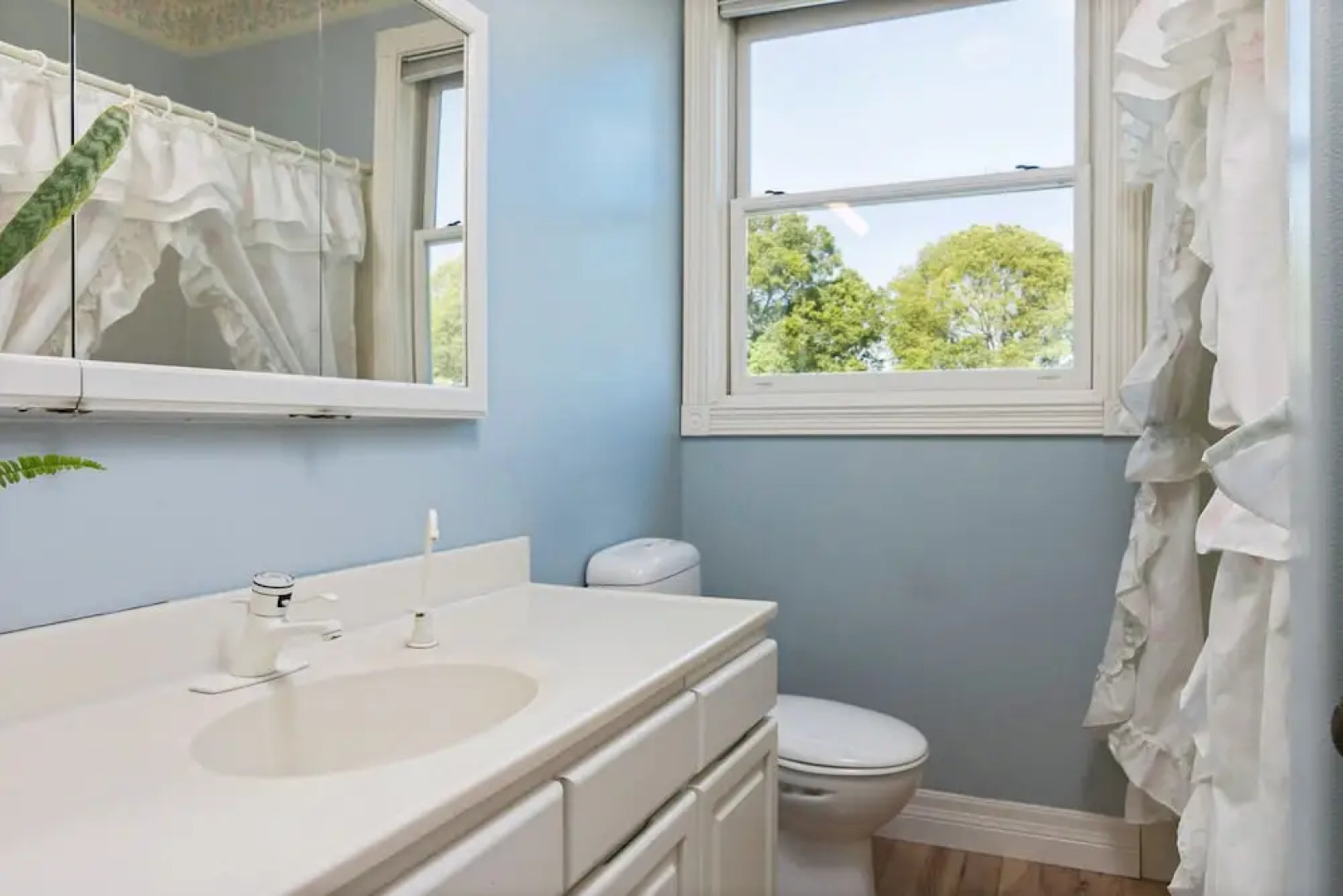 1 South Atmore Rd Home 5 Bedrooms 4.5 Bathrooms Home