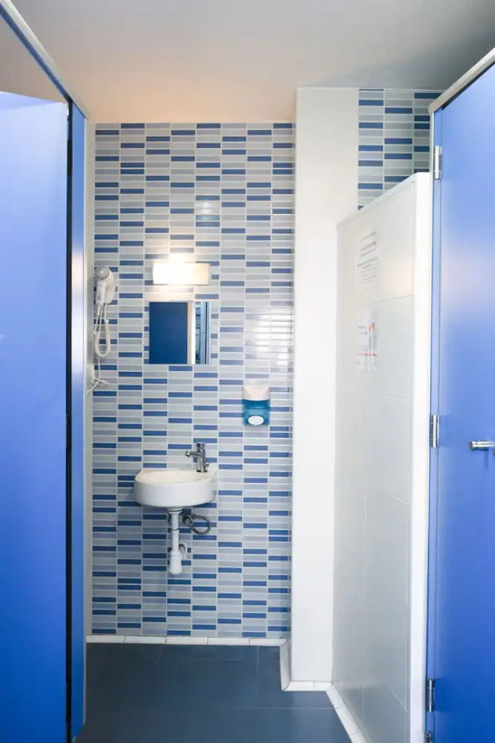 Mana Mana Youth Hostel