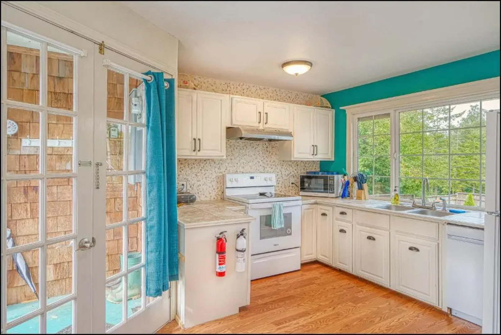 Captain Mike's Snug Harbor