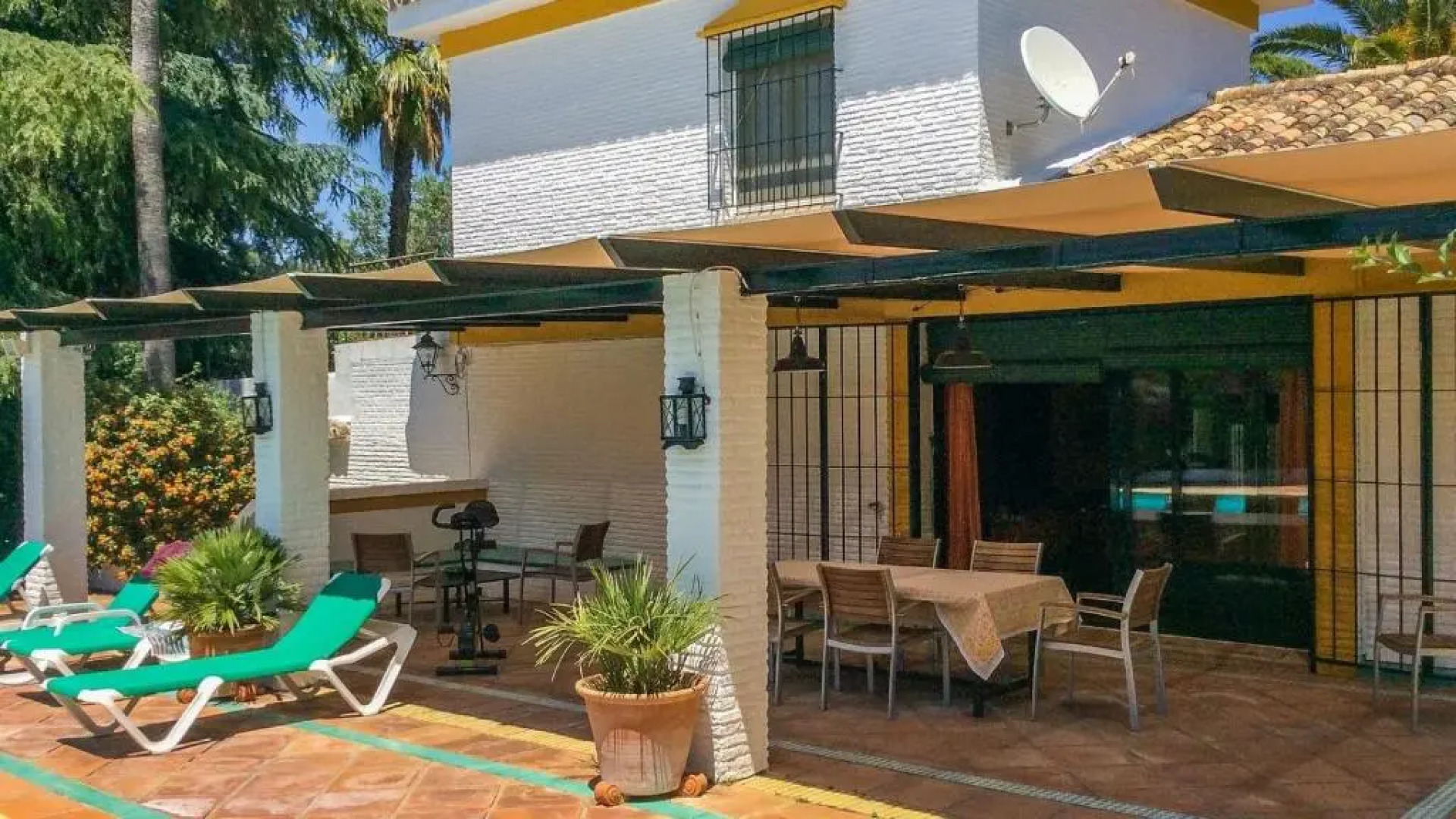 Casa Las Palmeras Sanlucar La Mayor by Ruralidays