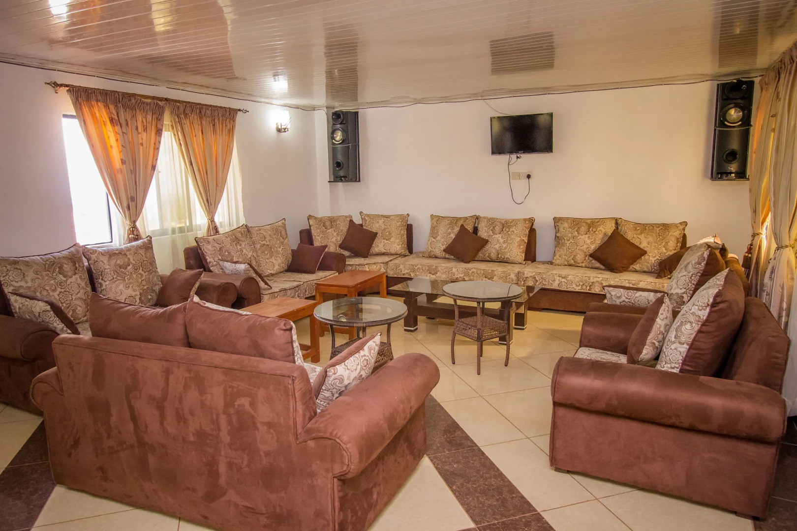 Meru Paramount Hotel