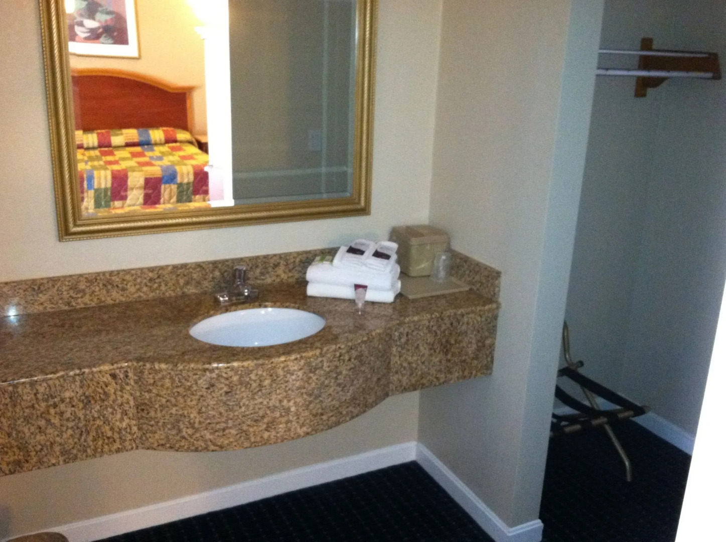 Walnut Inn & Suites West Covina