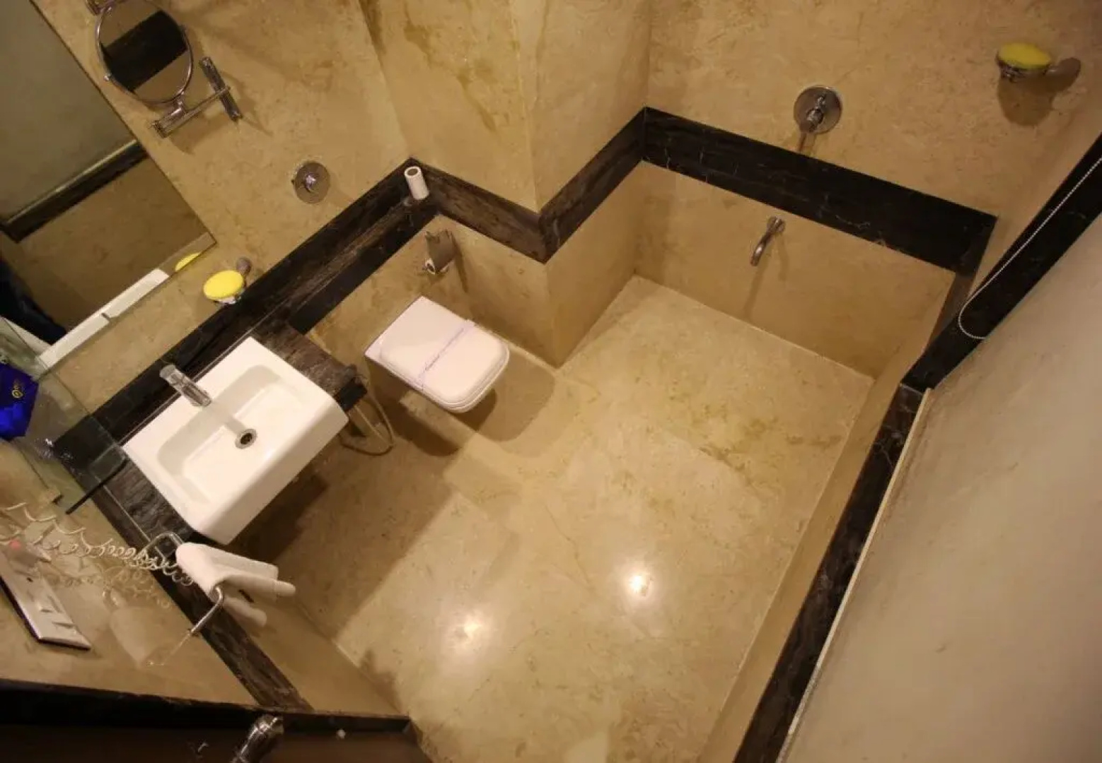 OYO Premium Jubilee Garden Jawahar Road