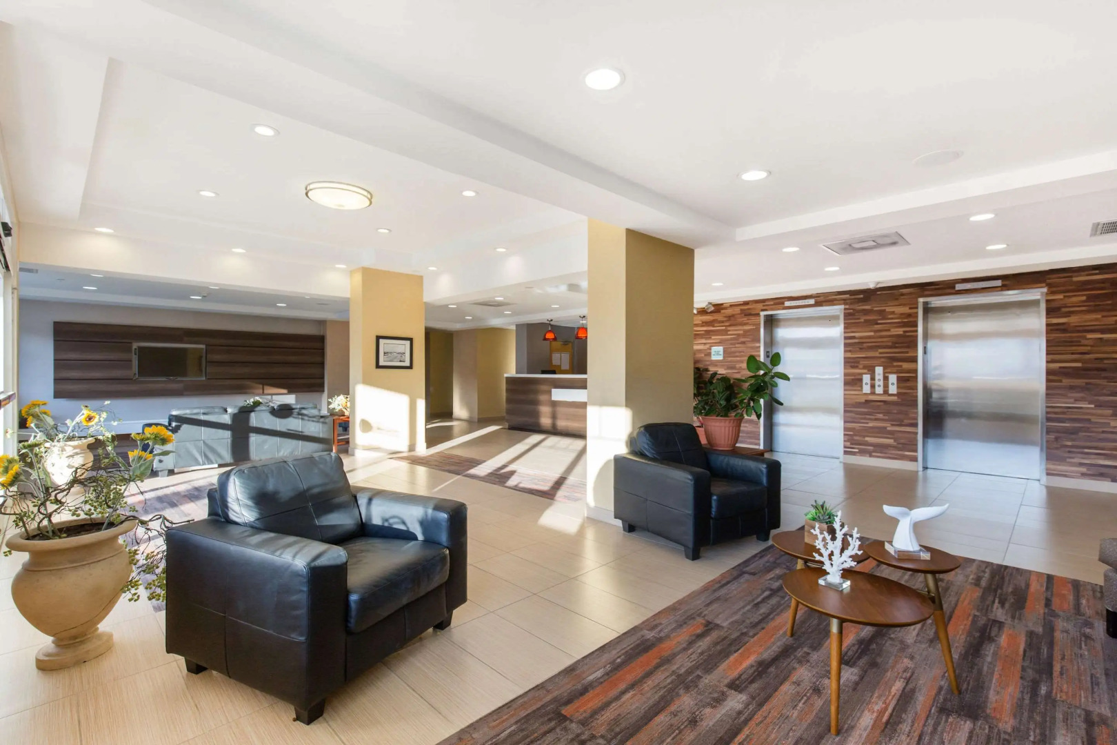 Gateway Hotel & Suites, an Ascend Collection Hotel