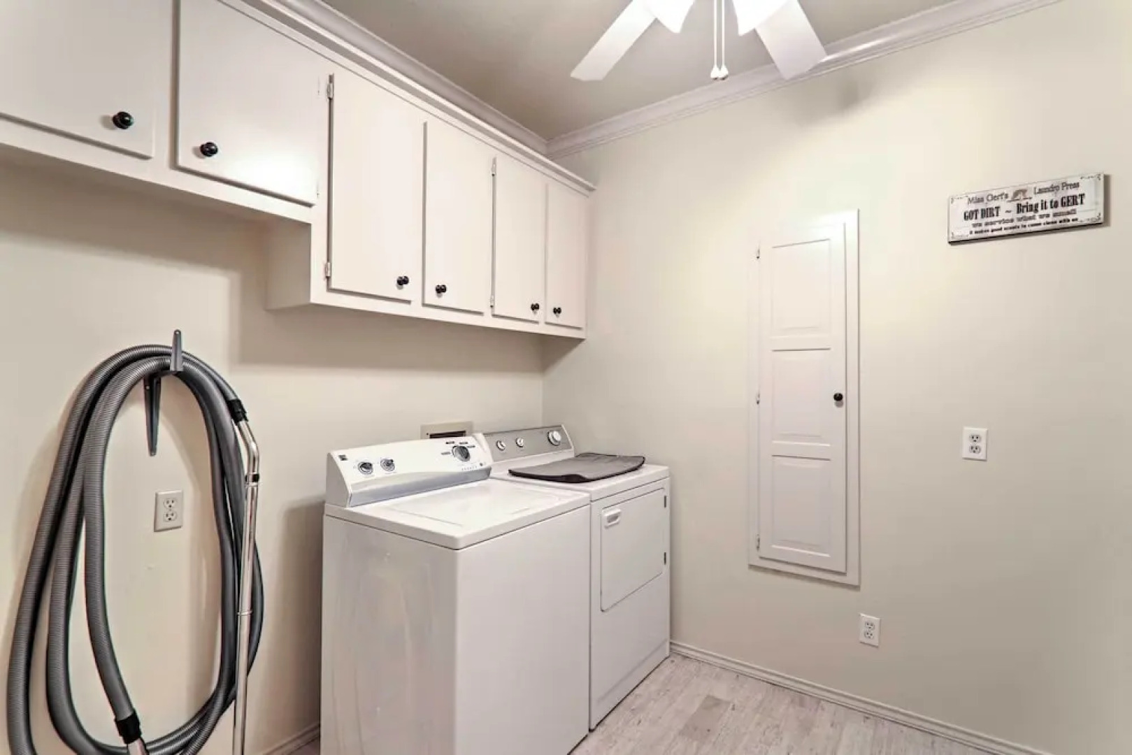 Pool & Hot Tub: Lakefront Harlingen Home