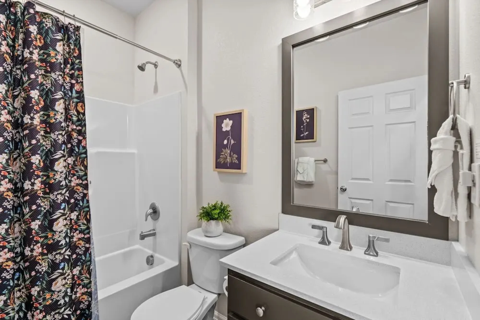 New! Family-friendly Home w/ Pool Table, King Beds