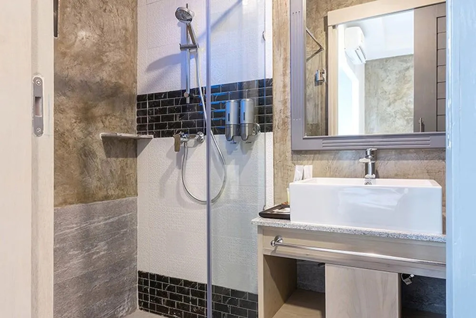 Coco Paradiso Phuket Hotel